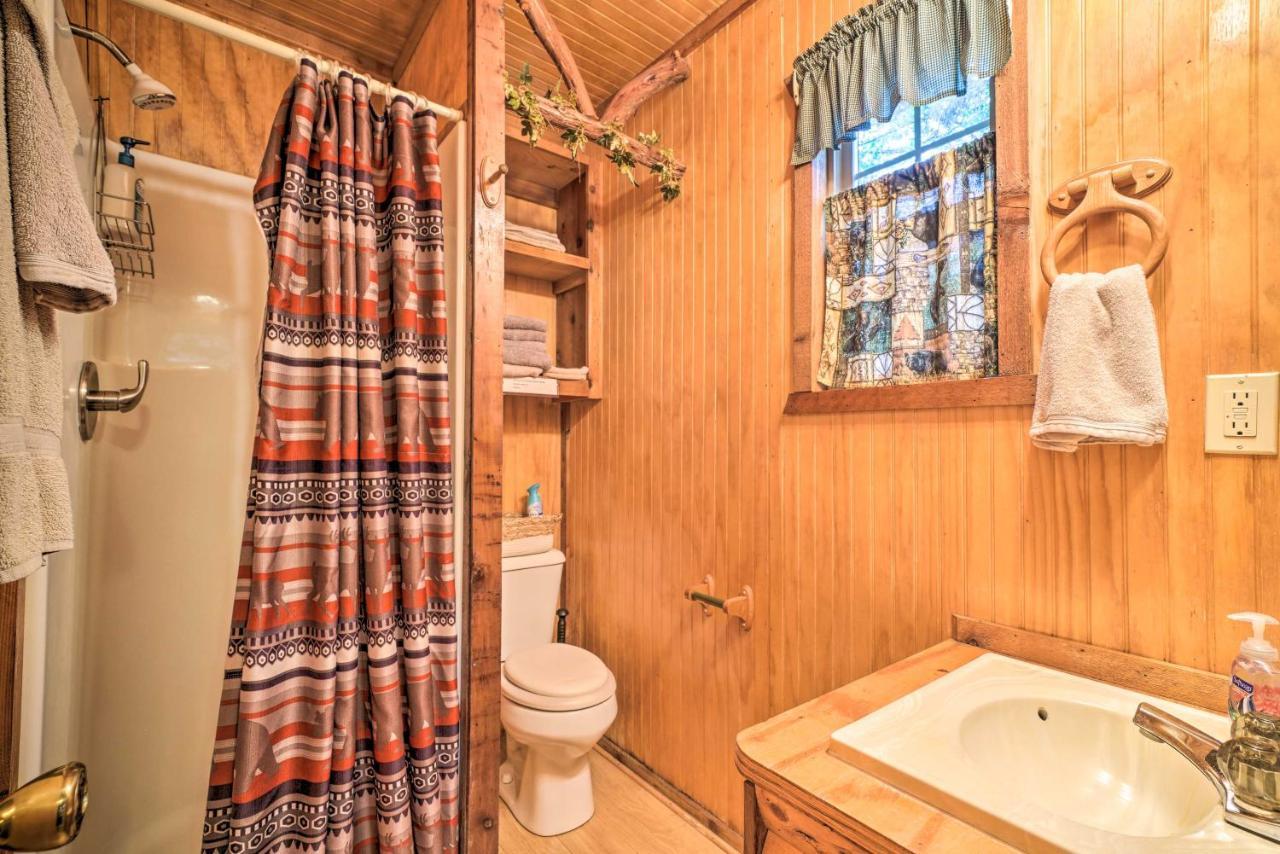 Cozy Davis Cabin With Deck - Nestled By Honey Creek! Экстерьер фото