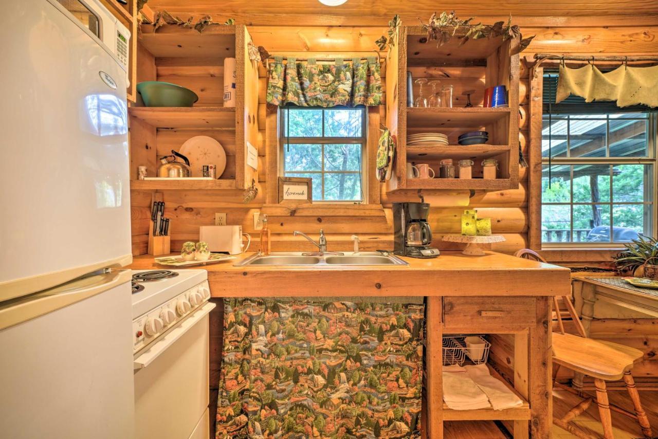 Cozy Davis Cabin With Deck - Nestled By Honey Creek! Экстерьер фото